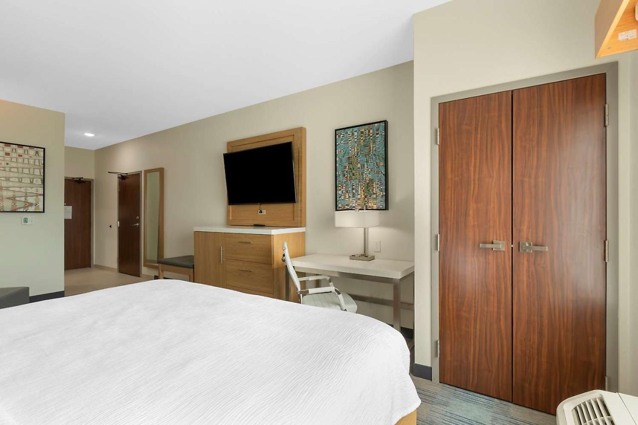 La Quinta Inn & Suites By Wyndham Coralville Iowa City 外观 照片