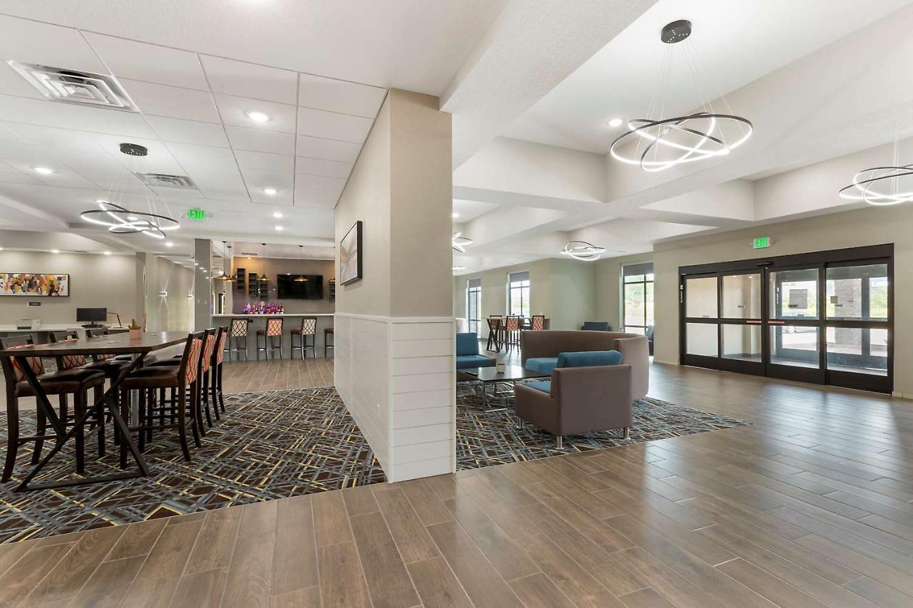 La Quinta Inn & Suites By Wyndham Coralville Iowa City 外观 照片
