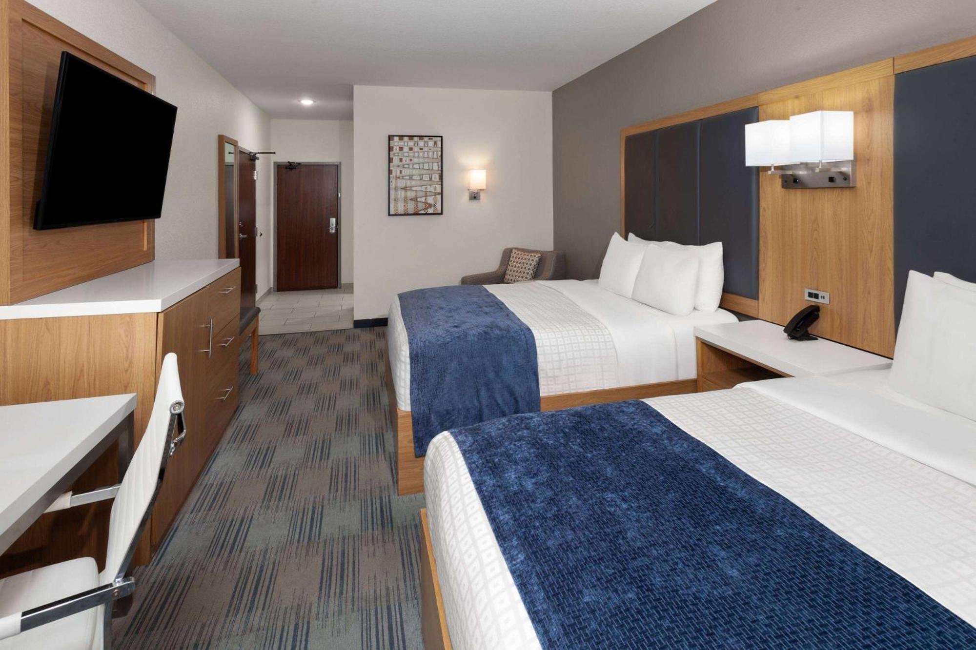 La Quinta Inn & Suites By Wyndham Coralville Iowa City 外观 照片