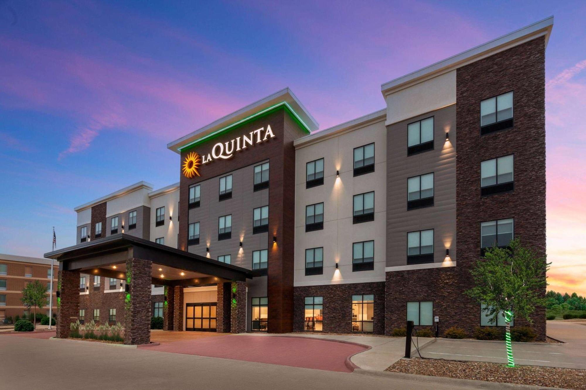 La Quinta Inn & Suites By Wyndham Coralville Iowa City 外观 照片
